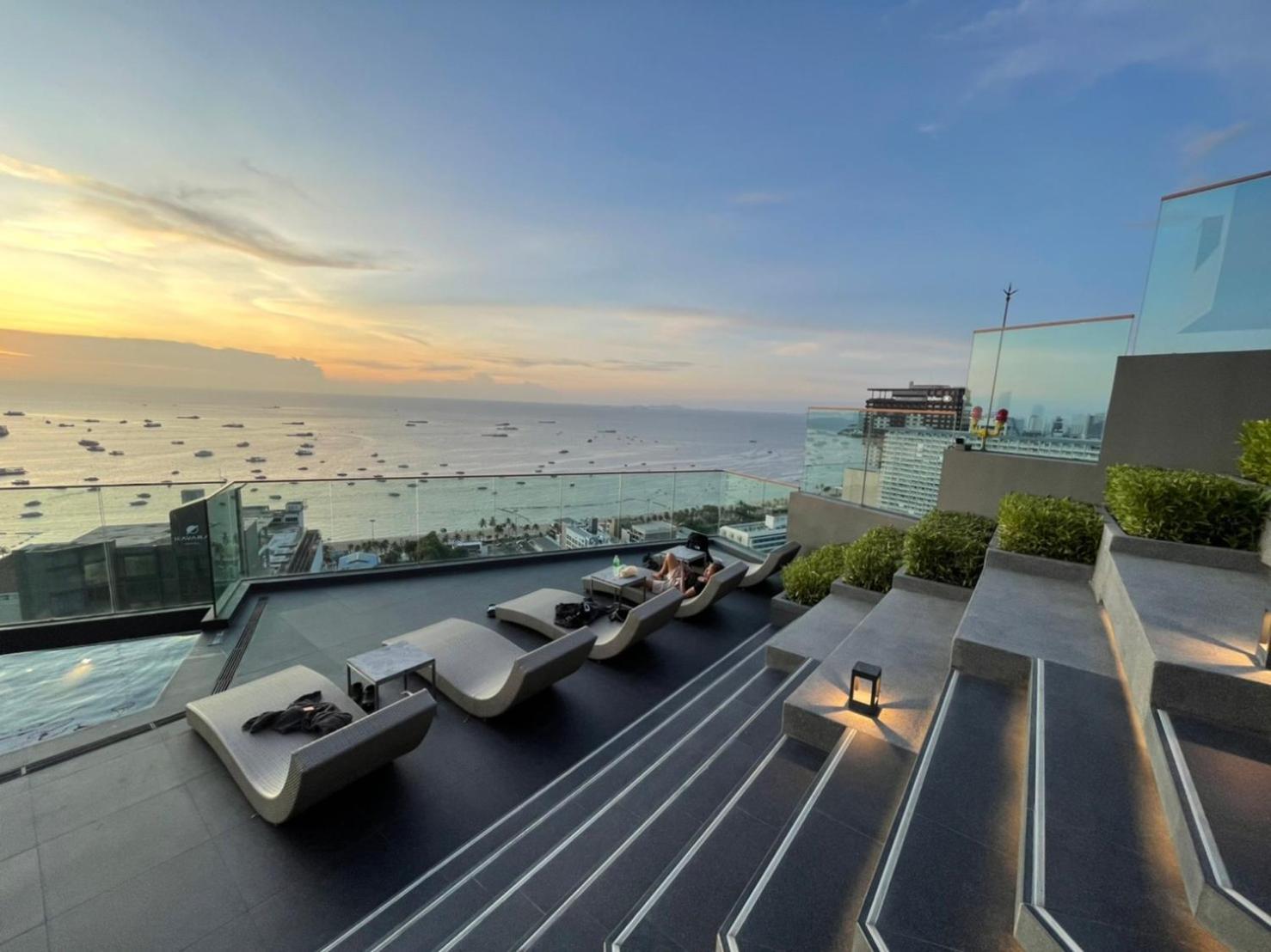 The Edge Central Pattaya Seaview With Infinity Pool & Free Netflix Exterior photo